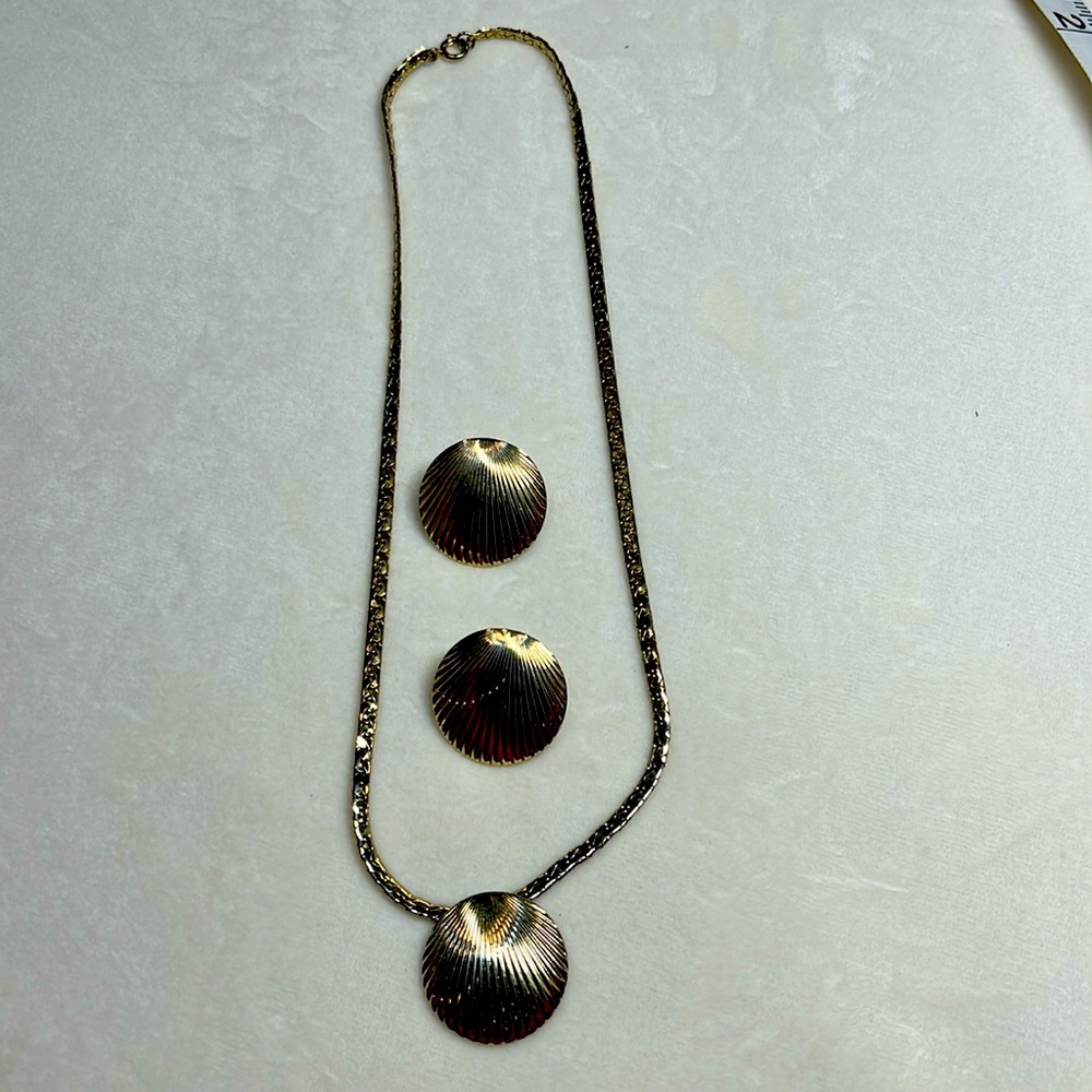 Park Lane gold shell necklace and earring set